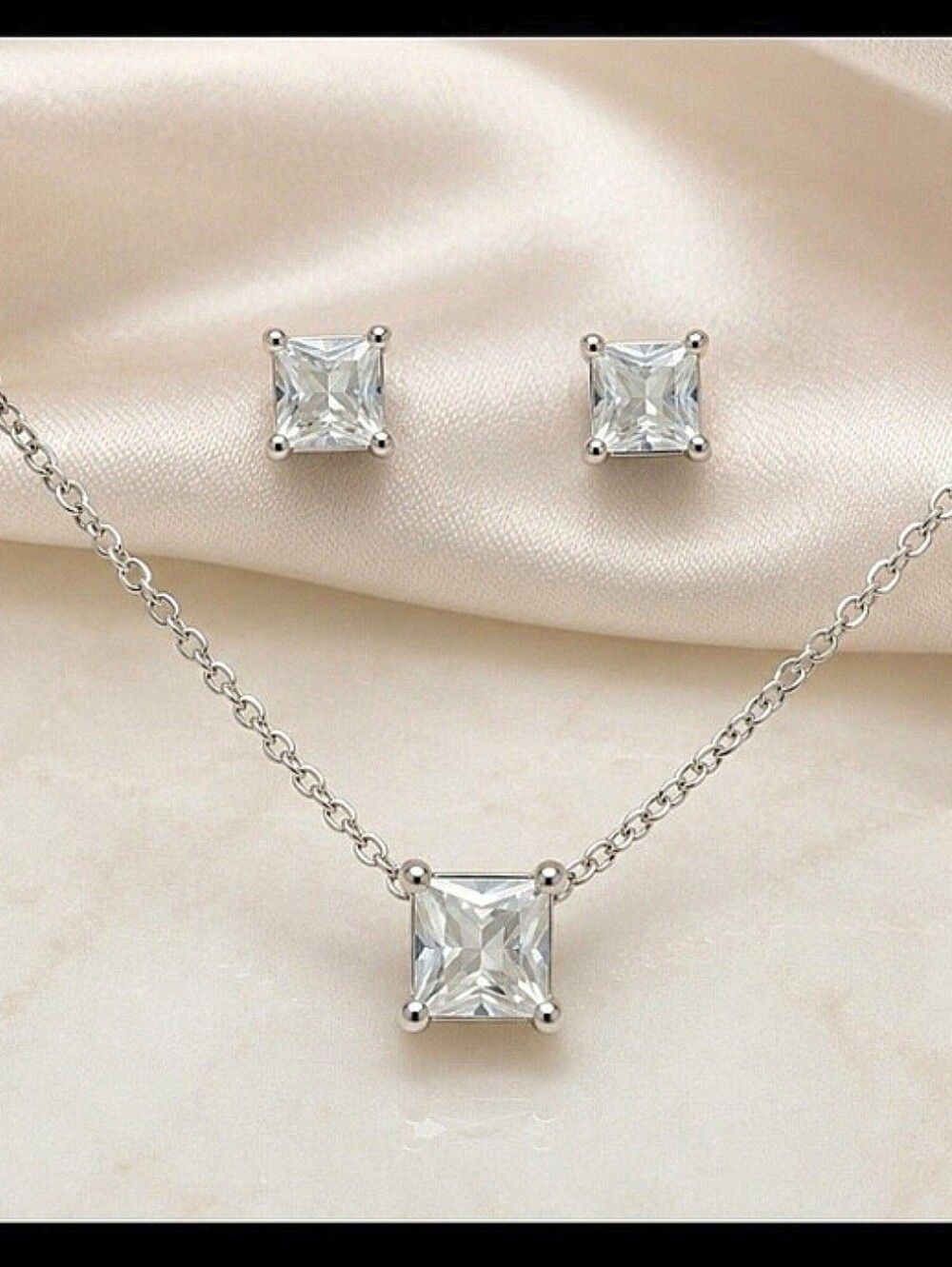 NIB Badgley Mischka Necklace And Earring Stud Set